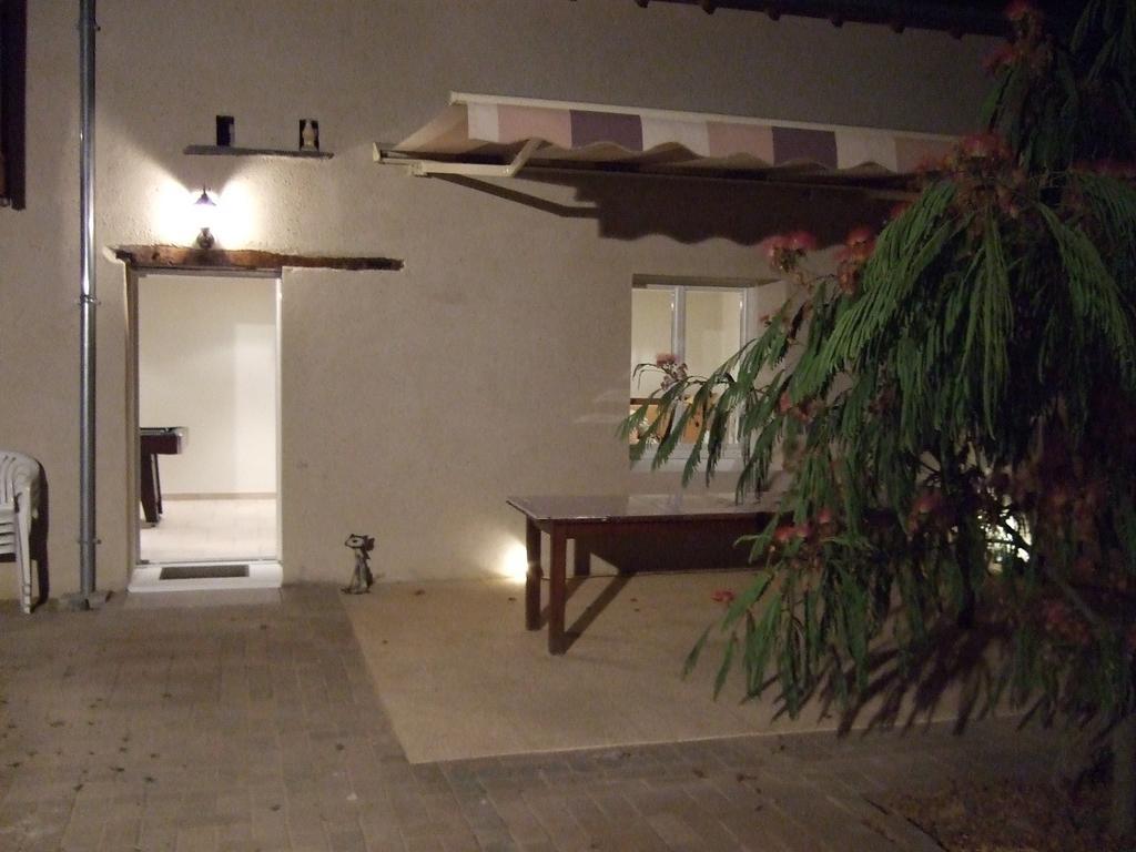Bed and Breakfast Les Escargots Vauchretien Экстерьер фото